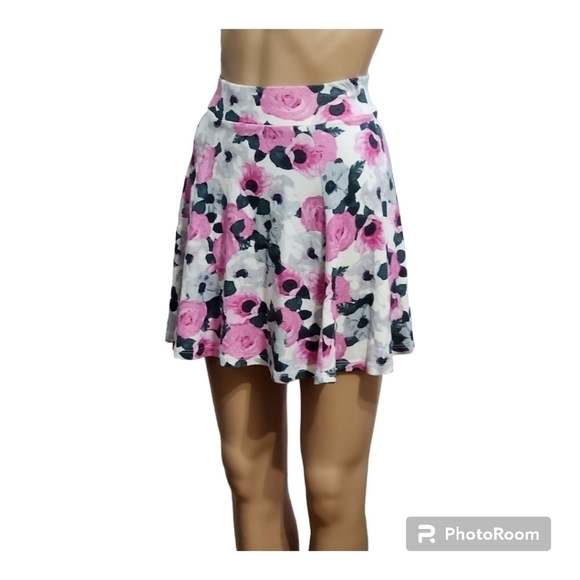 ❤2/15❤H&M Floral Circle Skater Mini Skirt - Picture 1 of 9